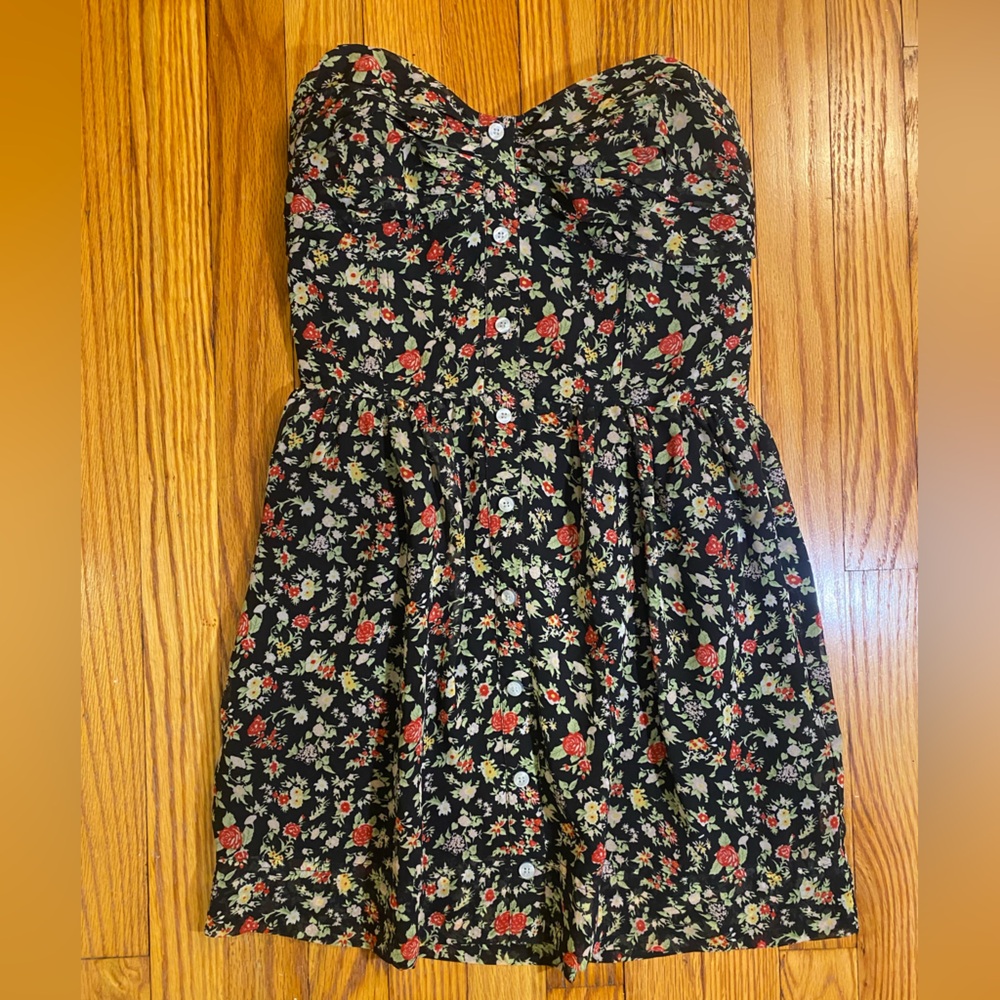 BCBG Black Dress with Floral Design | Has Structured Bodice and Pockets | Small